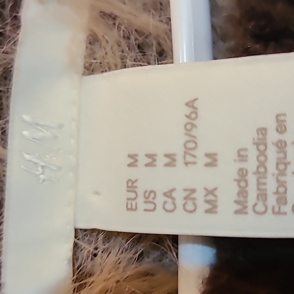 H&M Leapord Print Faux Fur Fuzzy Sweater Size Medium - Picture 3 of 12